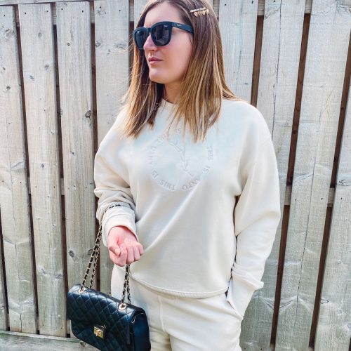 15 Ways to Wear a Sweatshirt and Joggers Set
