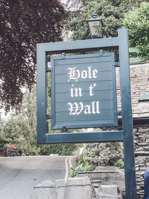 Hole in t' Wall
