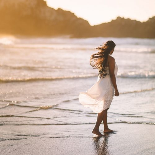 What to Wear to the Beach in Warm Weather
