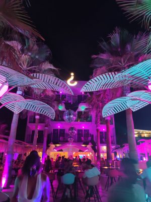 Wi-Ki-Woo Hotel