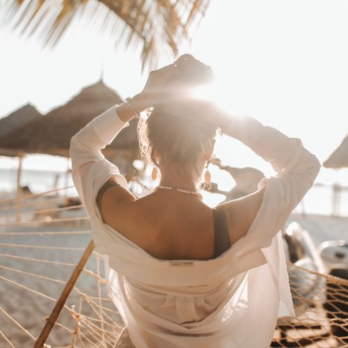 Easy Vacation Hairstyles for the Beach or Pool
