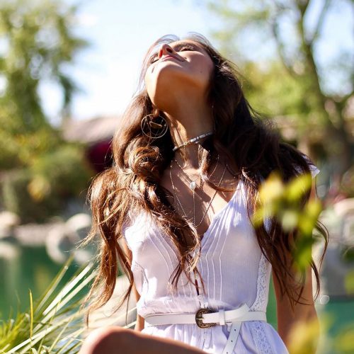 What to Wear to a Festival: Outfit Ideas and Tips