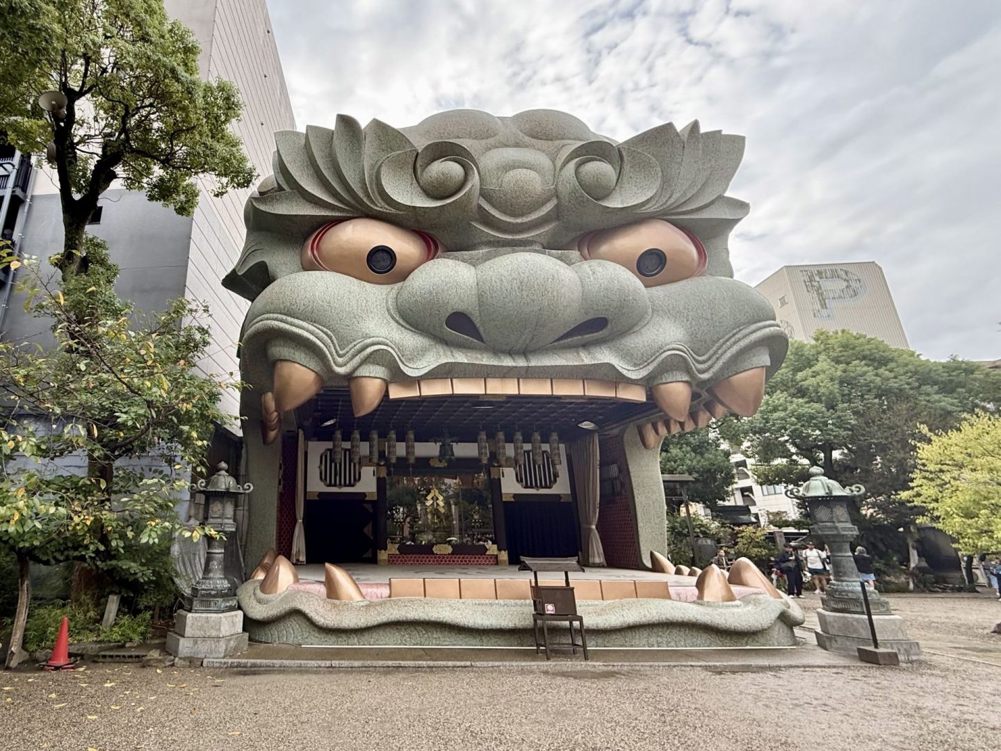 Namba Yasaka Shrine Osaka Things to Do